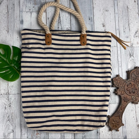 summer & rose Handbags - SUMMER & ROSE TOTE IN WHITE AND NAVY STRIPES W/ ROPE HANDLE & SATIN LINING
